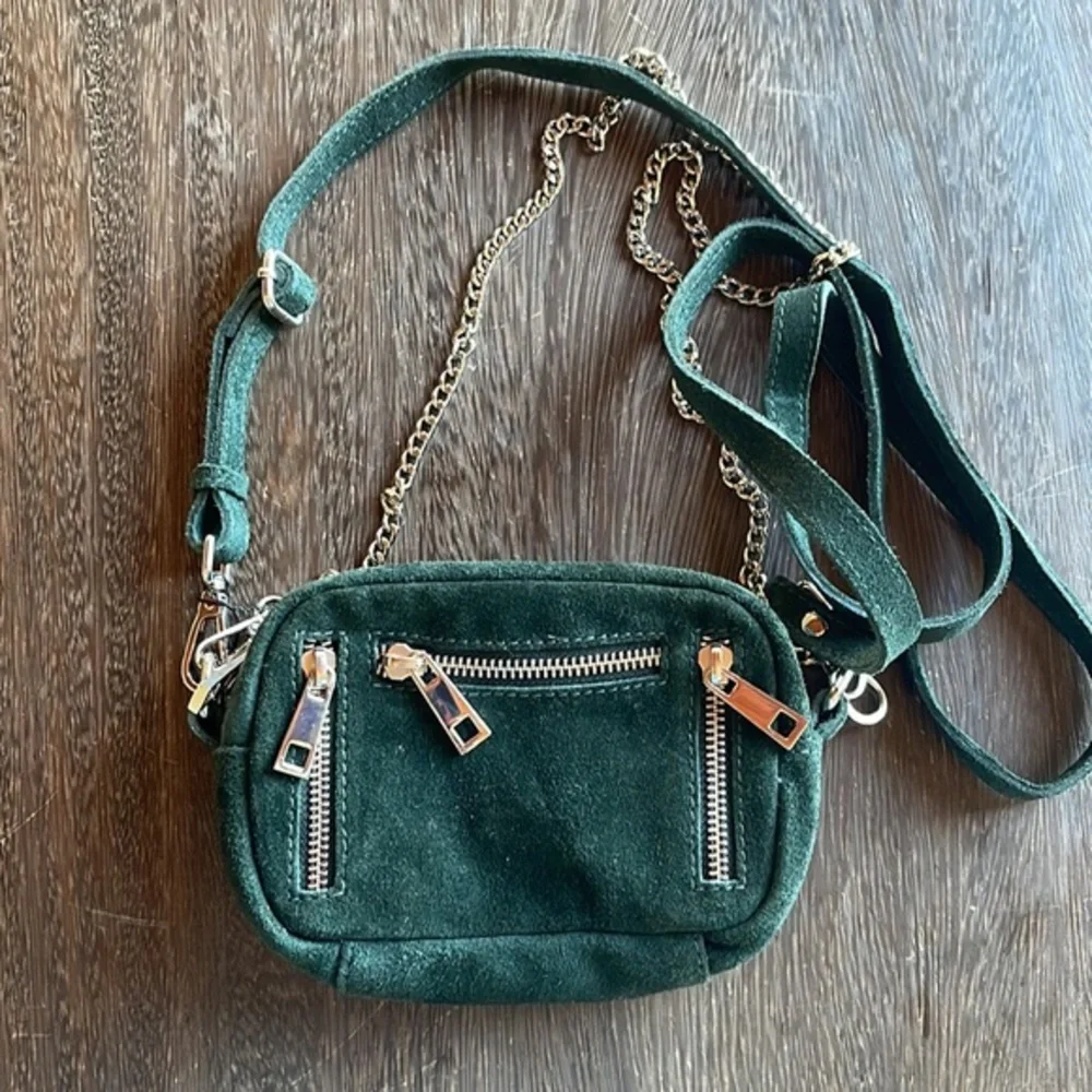 Núnoo Brenda Small Suede Crossbody Bag Green